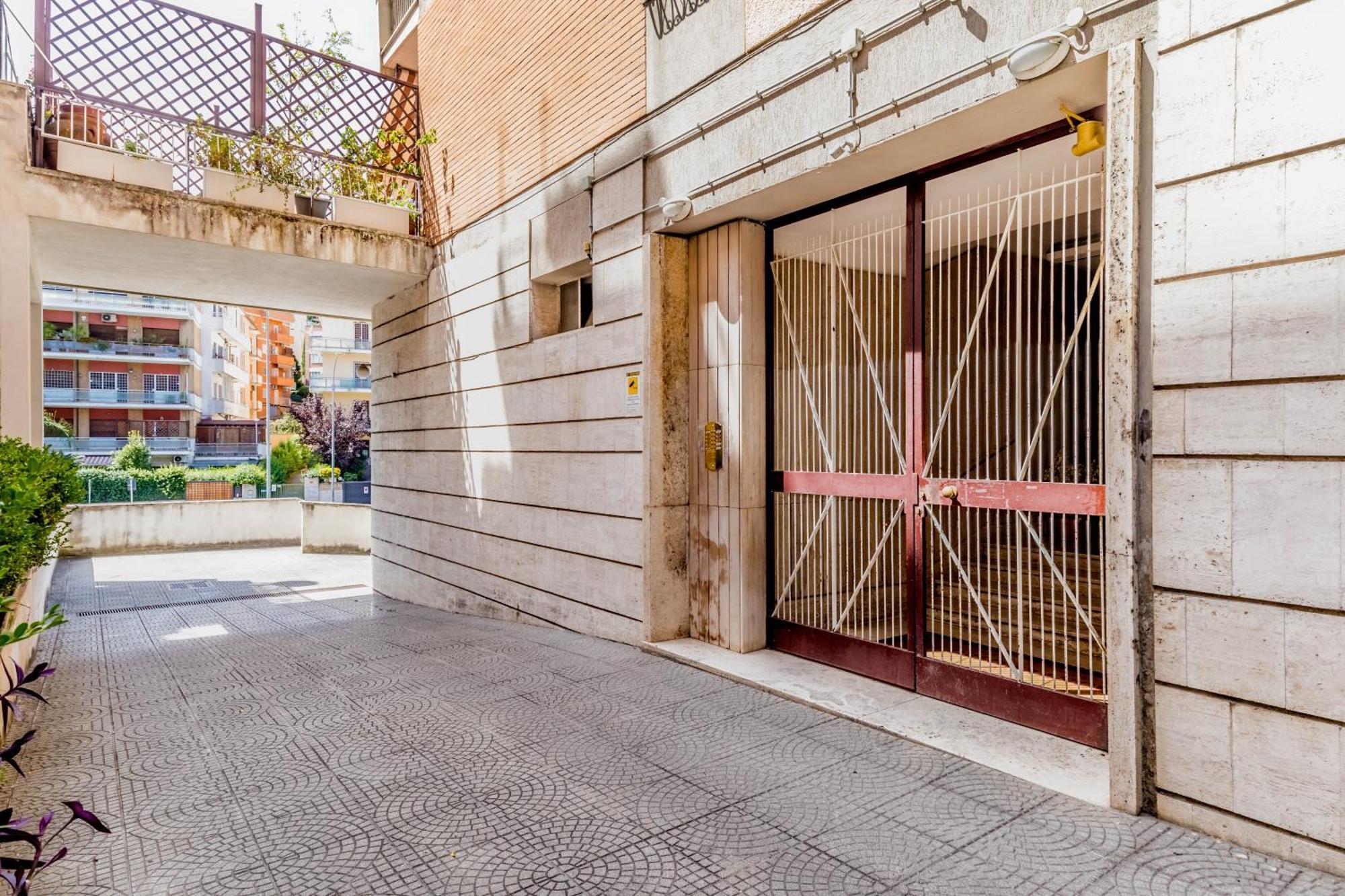 L'Attico Con Terrazza In Corso Francia Apartment Rome Luaran gambar